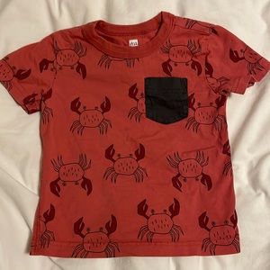 Tea Collection toddler pocket tee in Dancing Crabs print